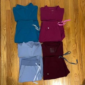 Set of 4 Figs scrub set